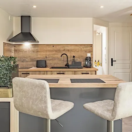 Апартаменты Le Loft Savinien - Proche Troyes - 2 Pers